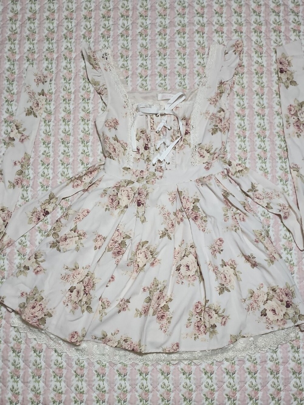 LIZ LISA 🎀 Floral Lace-Up Sleevess Bow Tie Dress